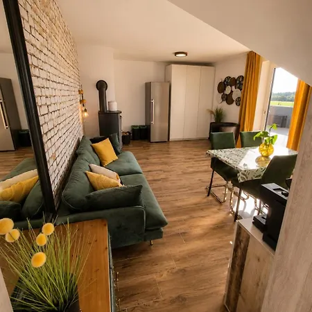 Modern With Balcony & Panoramic View * Tirschenreuth